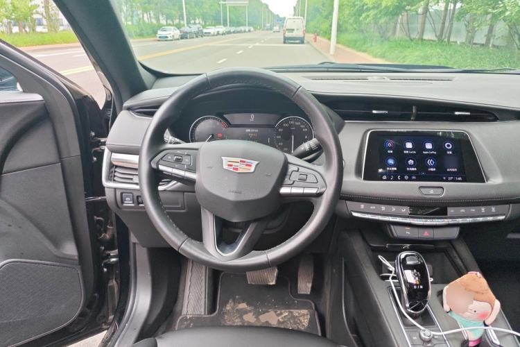 Used Cadillac XT4 2021 28T Two-Wheel Drive Tech Edition Steering Wheel