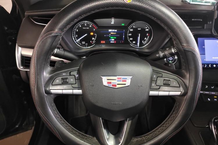 Used Cadillac XT4 2021 28T Two-Wheel Drive Luxury Version Steering Wheel