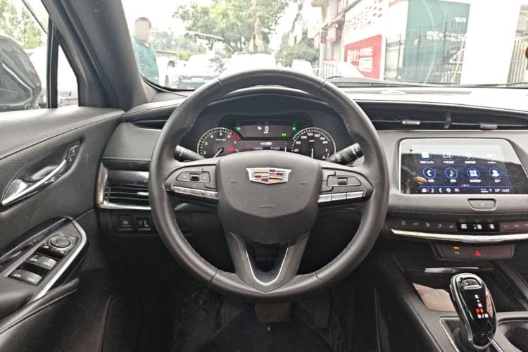 Used Cadillac XT4 2021 28T Two-Wheel Drive Tech Edition Steering Wheel