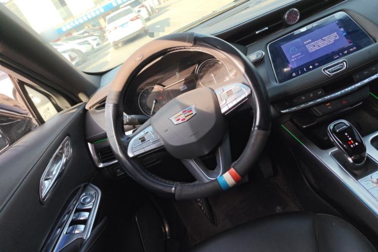 Used Cadillac XT4 2021 28T Two-Wheel Drive Tech Edition Steering Wheel