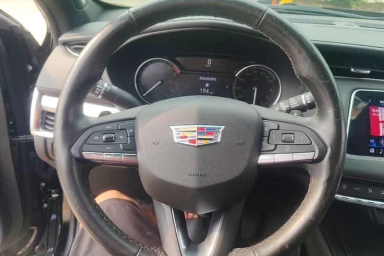 Used Cadillac XT4 2021 28T Two-Wheel Drive Leading Version Steering Wheel