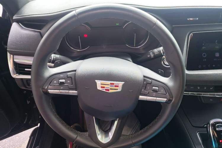 Used Cadillac XT4 2021 28T Two-Wheel Drive Tech Edition Steering Wheel
