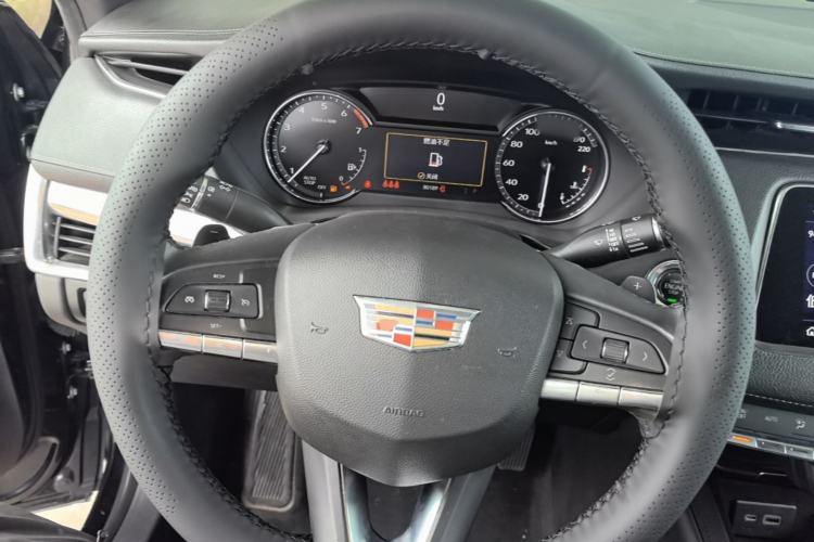 Used Cadillac XT4 2021 28T Two-Wheel Drive Tech Edition Steering Wheel