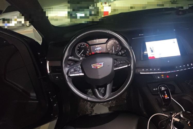 Used Cadillac XT4 2021 28T Two-Wheel Drive Luxury Version Steering Wheel