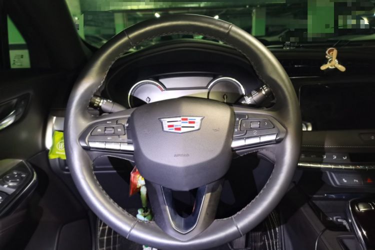 Used Cadillac XT4 2021 28T Two-Wheel Drive Luxury Version Steering Wheel