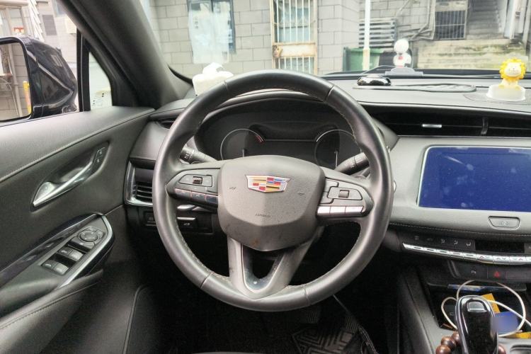 Used Cadillac XT4 2021 28T Two-Wheel Drive Tech Edition Steering Wheel