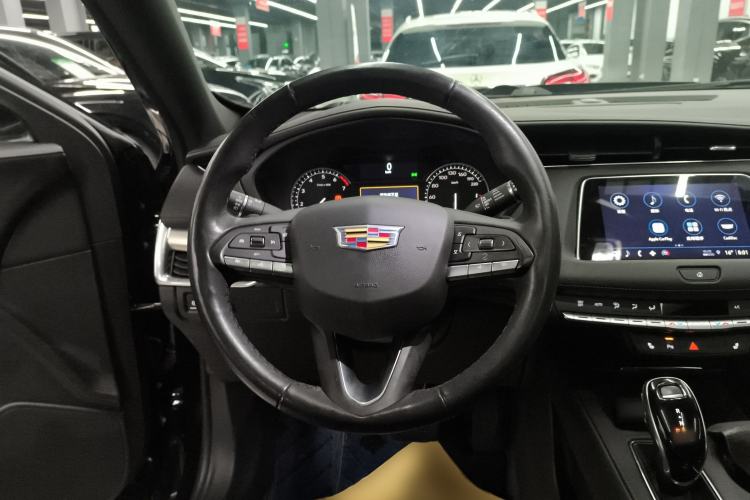 Used Cadillac XT4 2021 28T Two-Wheel Drive Luxury Version Steering Wheel