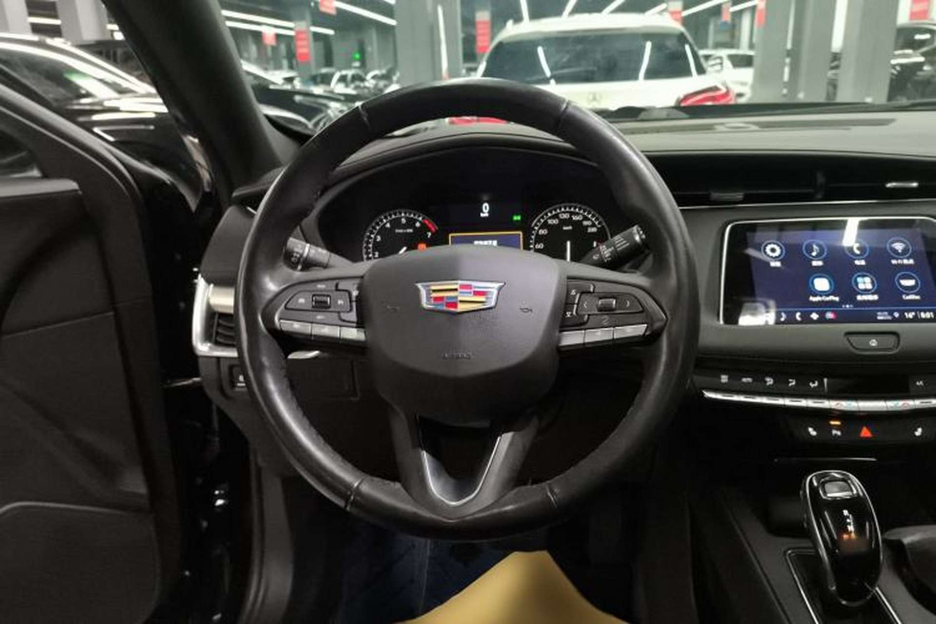 Used Cadillac XT4 2021 28T Two-Wheel Drive Luxury Version Steering Wheel