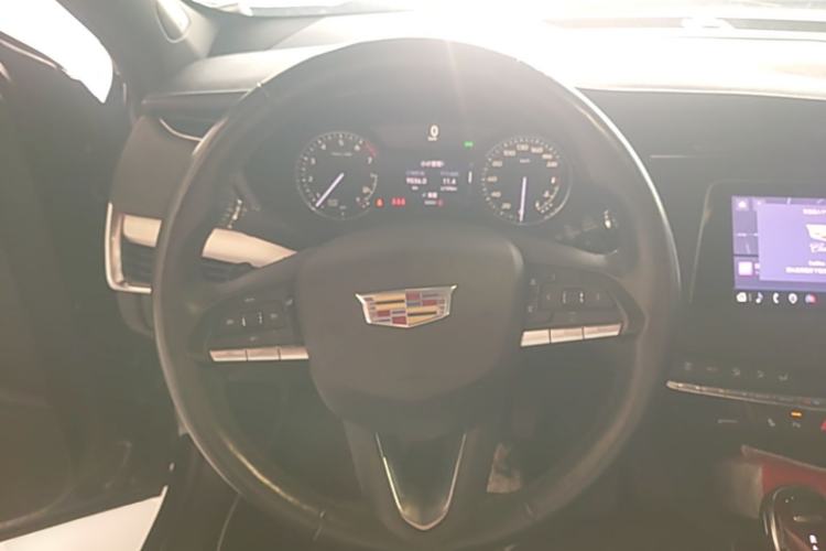 Used Cadillac XT4 2021 28T Two-Wheel Drive Leading Version Steering Wheel