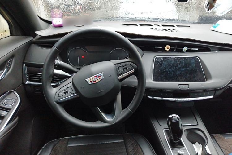 Used Cadillac XT4 2021 28T Two-Wheel Drive Tech Edition Steering Wheel