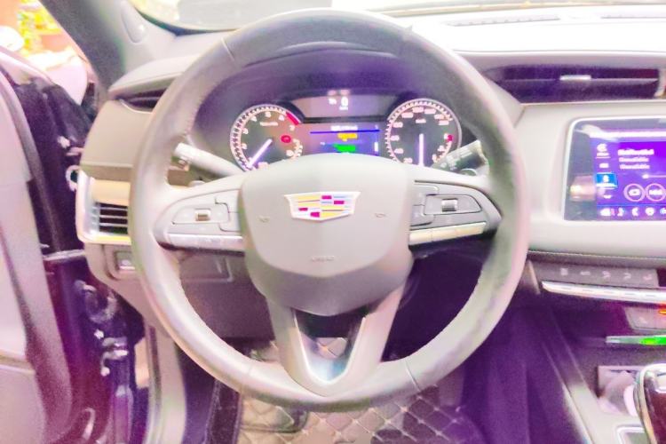 Used Cadillac XT4 2021 28T Two-Wheel Drive Leading Version Steering Wheel