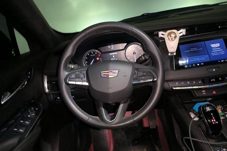 Used Cadillac XT4 2021 28T Two-Wheel Drive Tech Edition Steering Wheel