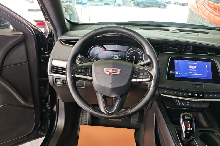 Used Cadillac XT4 2021 28T Two-Wheel Drive Leading Version Steering Wheel