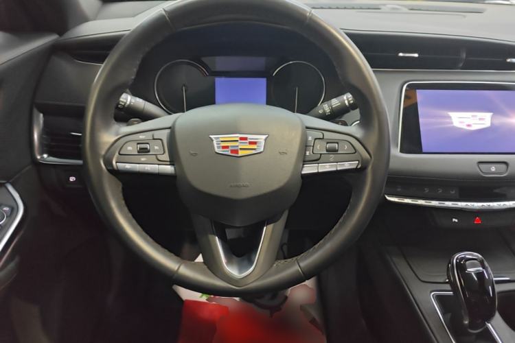 Used Cadillac XT4 2021 28T Two-Wheel Drive Tech Edition Steering Wheel