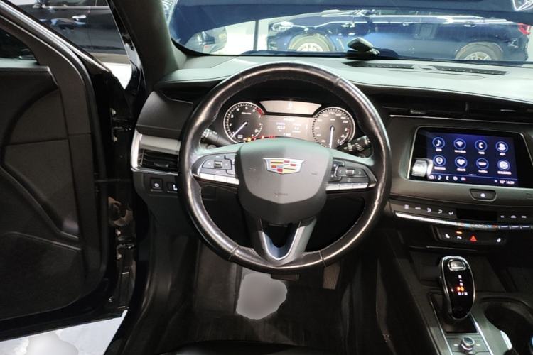 Used Cadillac XT4 2021 28T Two-Wheel Drive Luxury Version Steering Wheel