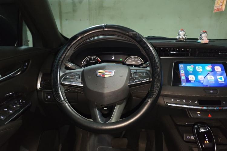 Used Cadillac XT4 2021 28T Two-Wheel Drive Tech Edition Steering Wheel