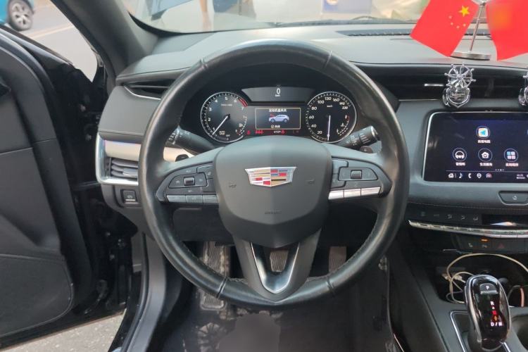Used Cadillac XT4 2021 28T Two-Wheel Drive Luxury Version Steering Wheel