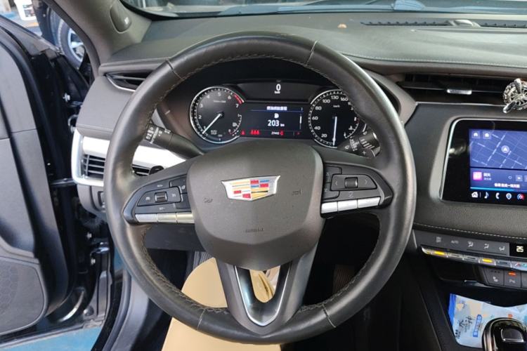 Used Cadillac XT4 2021 28T Two-Wheel Drive Leading Version Steering Wheel