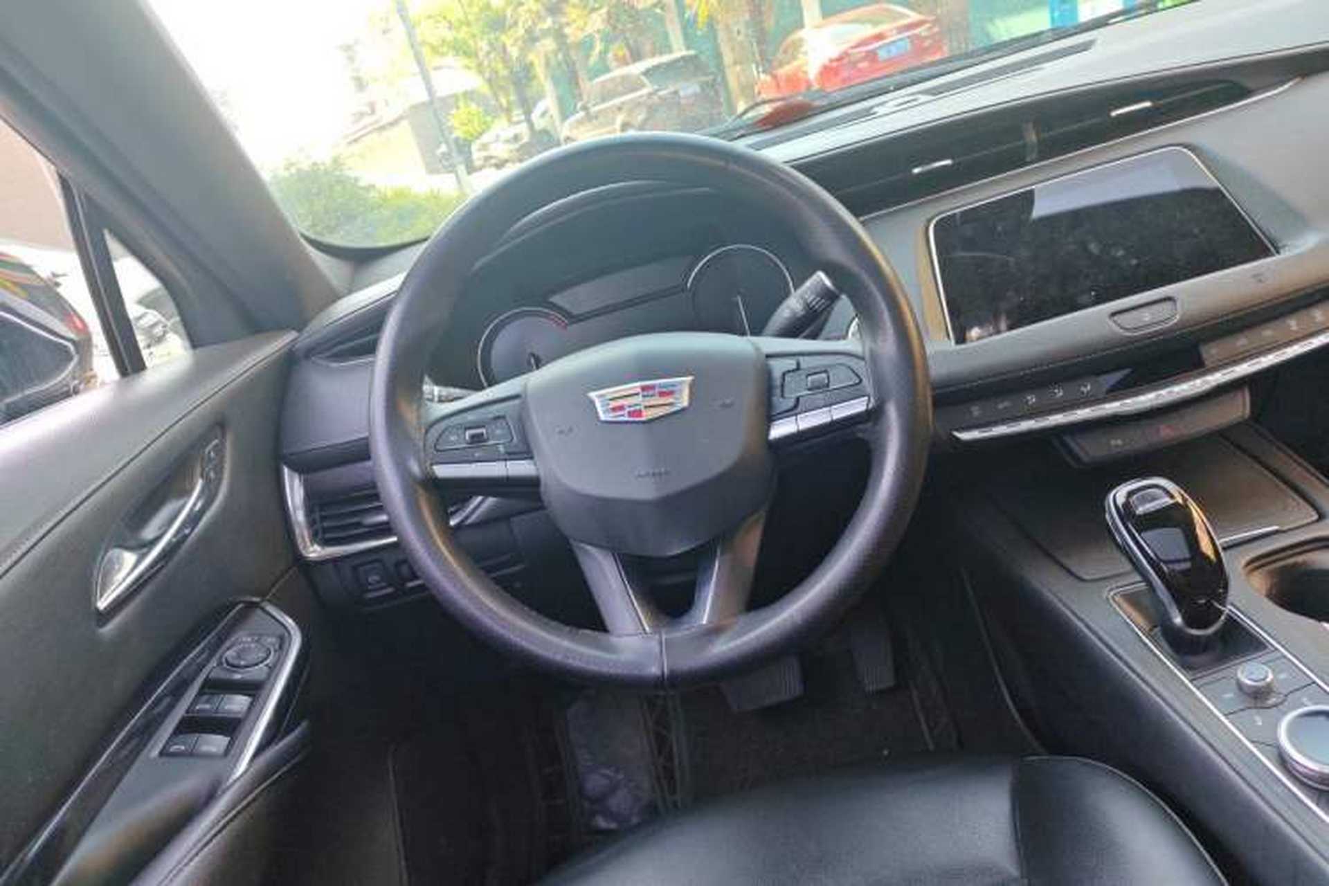 Used Cadillac XT4 2021 28T Two-Wheel Drive Tech Edition Steering Wheel