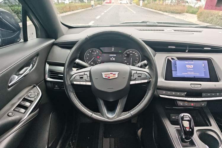 Used Cadillac XT4 2021 28T Two-Wheel Drive Luxury Version Steering Wheel