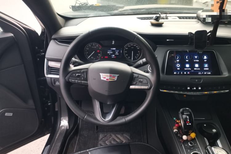 Used Cadillac XT4 2021 28T Two-Wheel Drive Tech Edition Steering Wheel