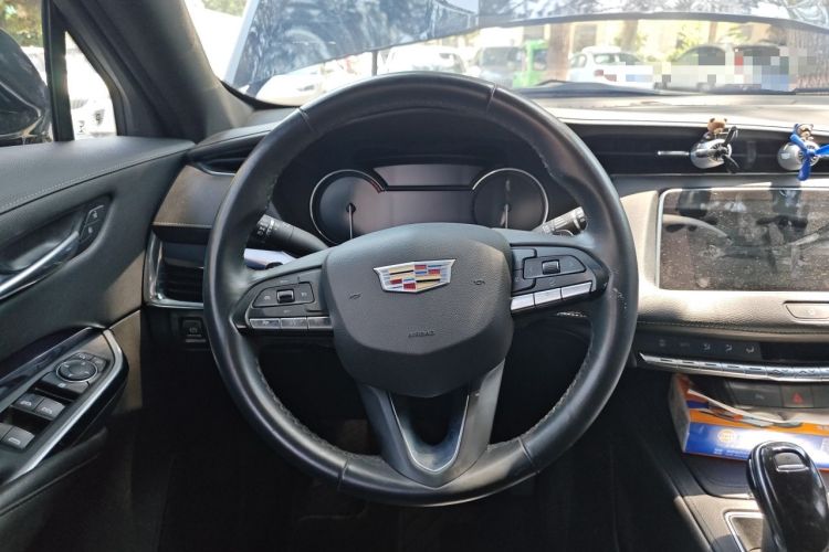 Used Cadillac XT4 2021 28T Two-Wheel Drive Tech Edition Steering Wheel