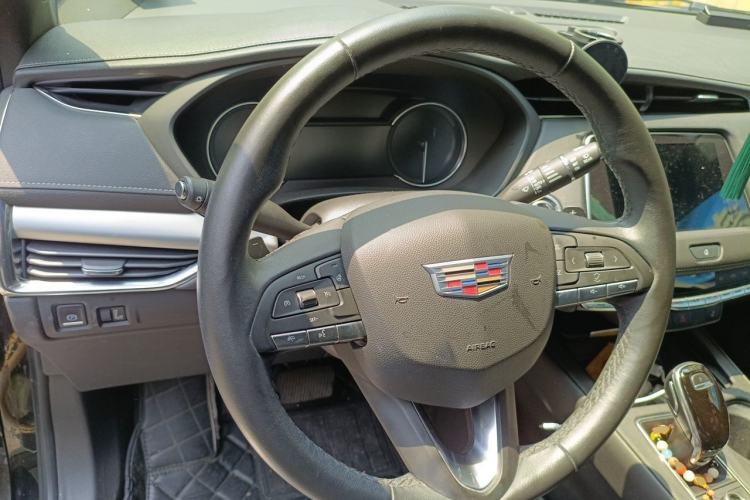 Used Cadillac XT4 2021 28T Two-Wheel Drive Leading Version Steering Wheel