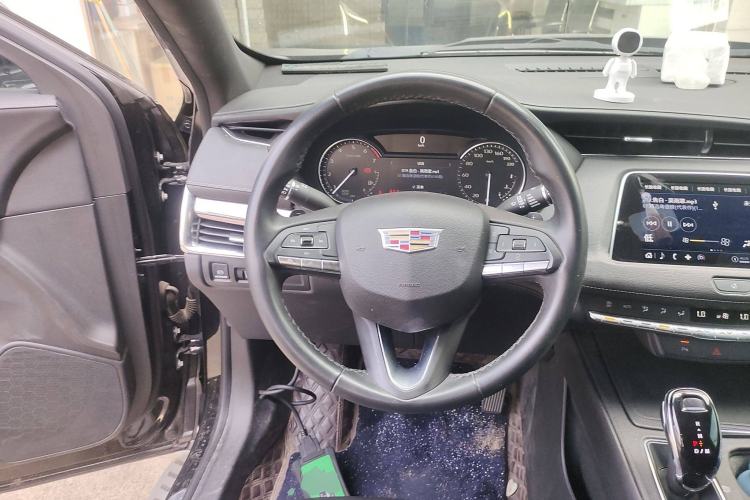 Used Cadillac XT4 2021 28T Two-Wheel Drive Tech Edition Steering Wheel