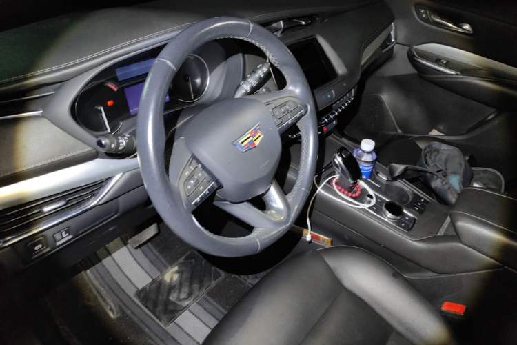 Used Cadillac XT4 2021 28T Two-Wheel Drive Luxury Version Steering Wheel