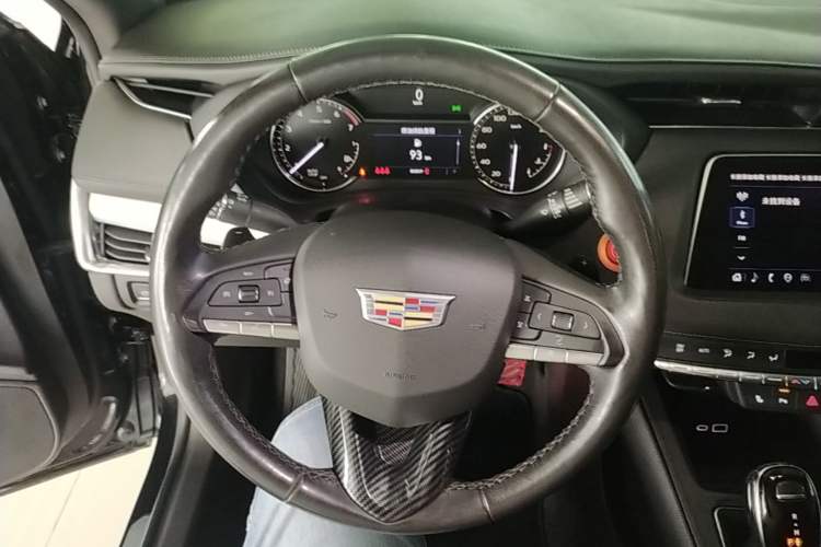 Used Cadillac XT4 2021 28T Two-Wheel Drive Leading Version Steering Wheel