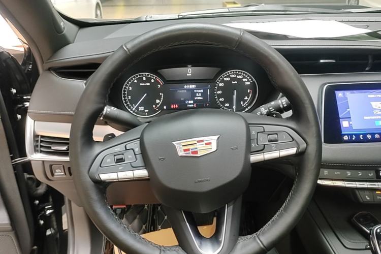 Used Cadillac XT4 2021 28T Two-Wheel Drive Leading Version Steering Wheel