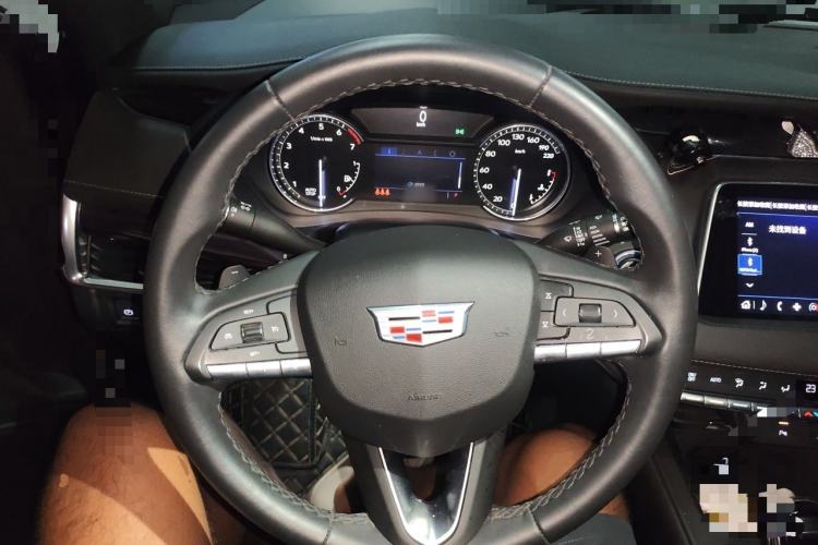 Used Cadillac XT4 2021 28T Two-Wheel Drive Tech Edition Steering Wheel