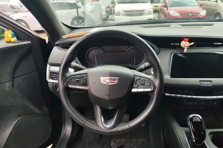 Used Cadillac XT4 2021 28T Two-Wheel Drive Luxury Version Steering Wheel