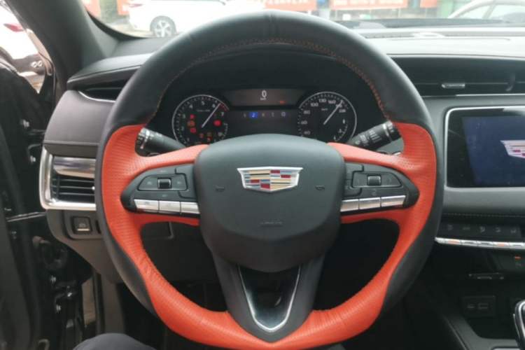 Used Cadillac XT4 2021 28T Two-Wheel Drive Tech Edition Steering Wheel