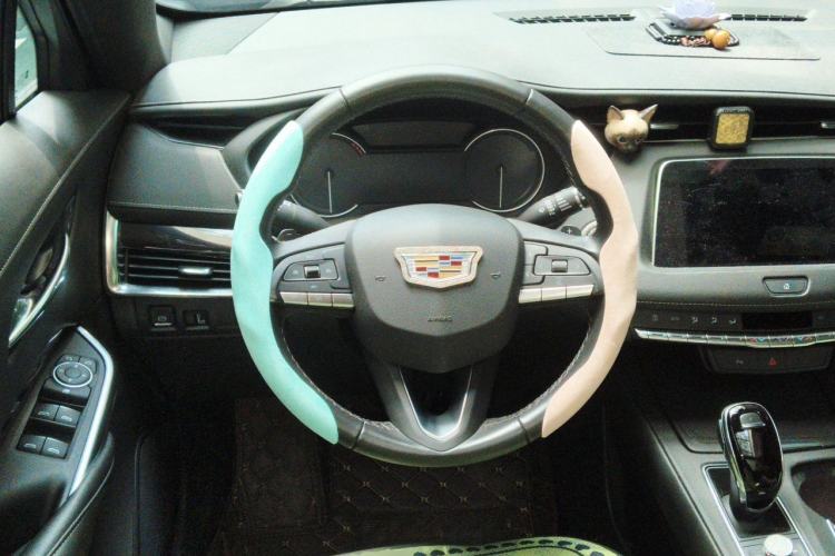 Used Cadillac XT4 2021 28T Two-Wheel Drive Tech Edition Steering Wheel
