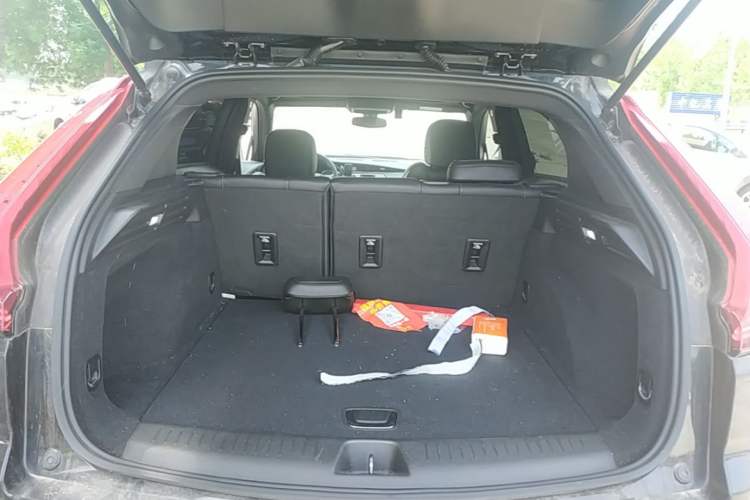 Used Cadillac XT4 2021 28T Two-Wheel Drive Tech Edition Trunk