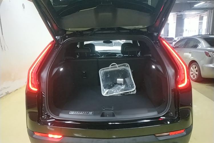 Used Cadillac XT4 2021 28T Two-Wheel Drive Leading Version Trunk