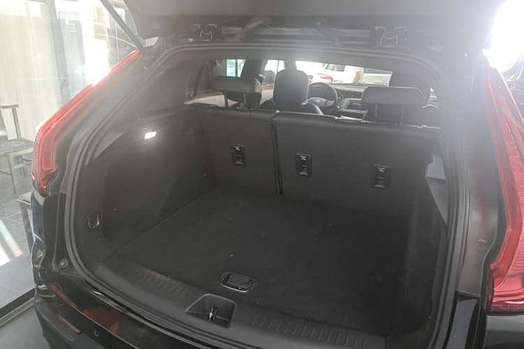Used Cadillac XT4 2021 28T Two-Wheel Drive Tech Edition Trunk