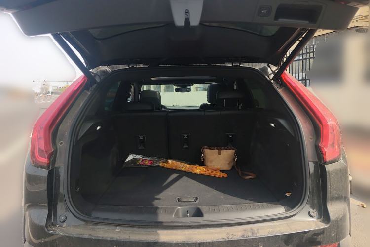 Used Cadillac XT4 2021 28T Two-Wheel Drive Tech Edition Trunk