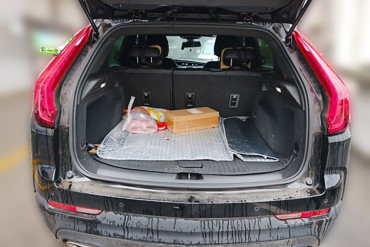 Used Cadillac XT4 2021 28T Two-Wheel Drive Tech Edition Trunk
