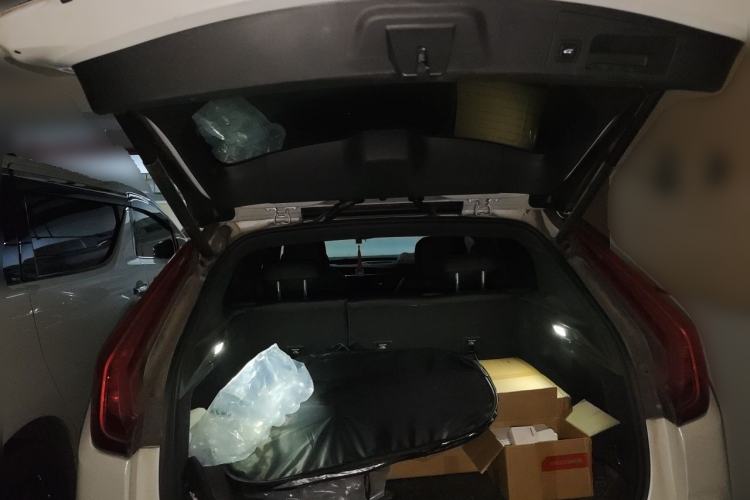 Used Cadillac XT4 2021 28T Two-Wheel Drive Luxury Version Trunk
