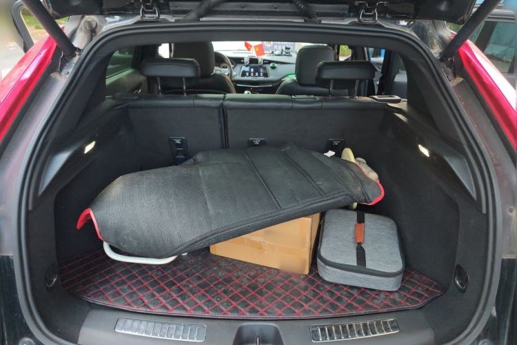 Used Cadillac XT4 2021 28T Two-Wheel Drive Luxury Version Trunk