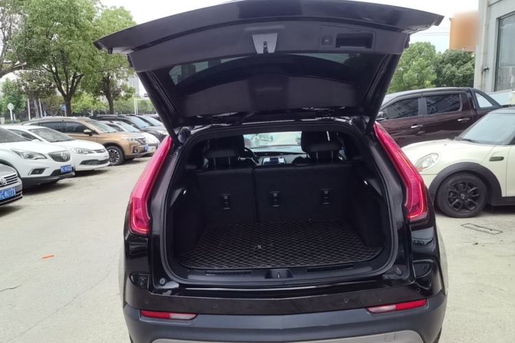 Used Cadillac XT4 2021 28T Two-Wheel Drive Leading Version Trunk