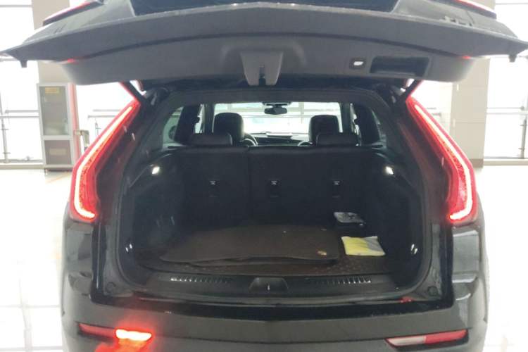 Used Cadillac XT4 2021 28T Two-Wheel Drive Leading Version Trunk
