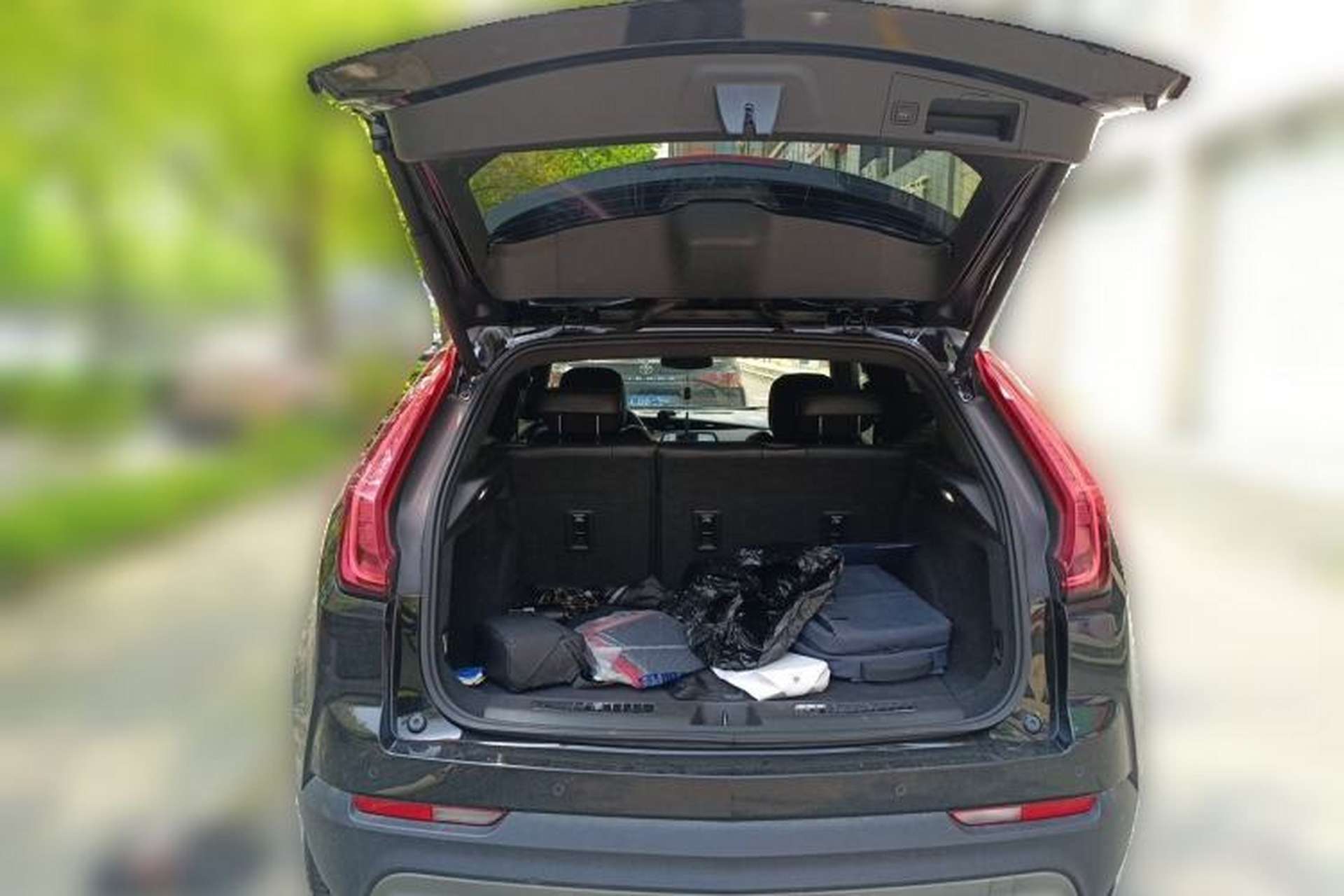 Used Cadillac XT4 2021 28T Two-Wheel Drive Leading Version Trunk