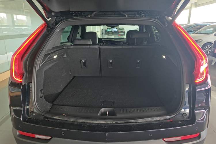 Used Cadillac XT4 2021 28T Two-Wheel Drive Tech Edition Trunk