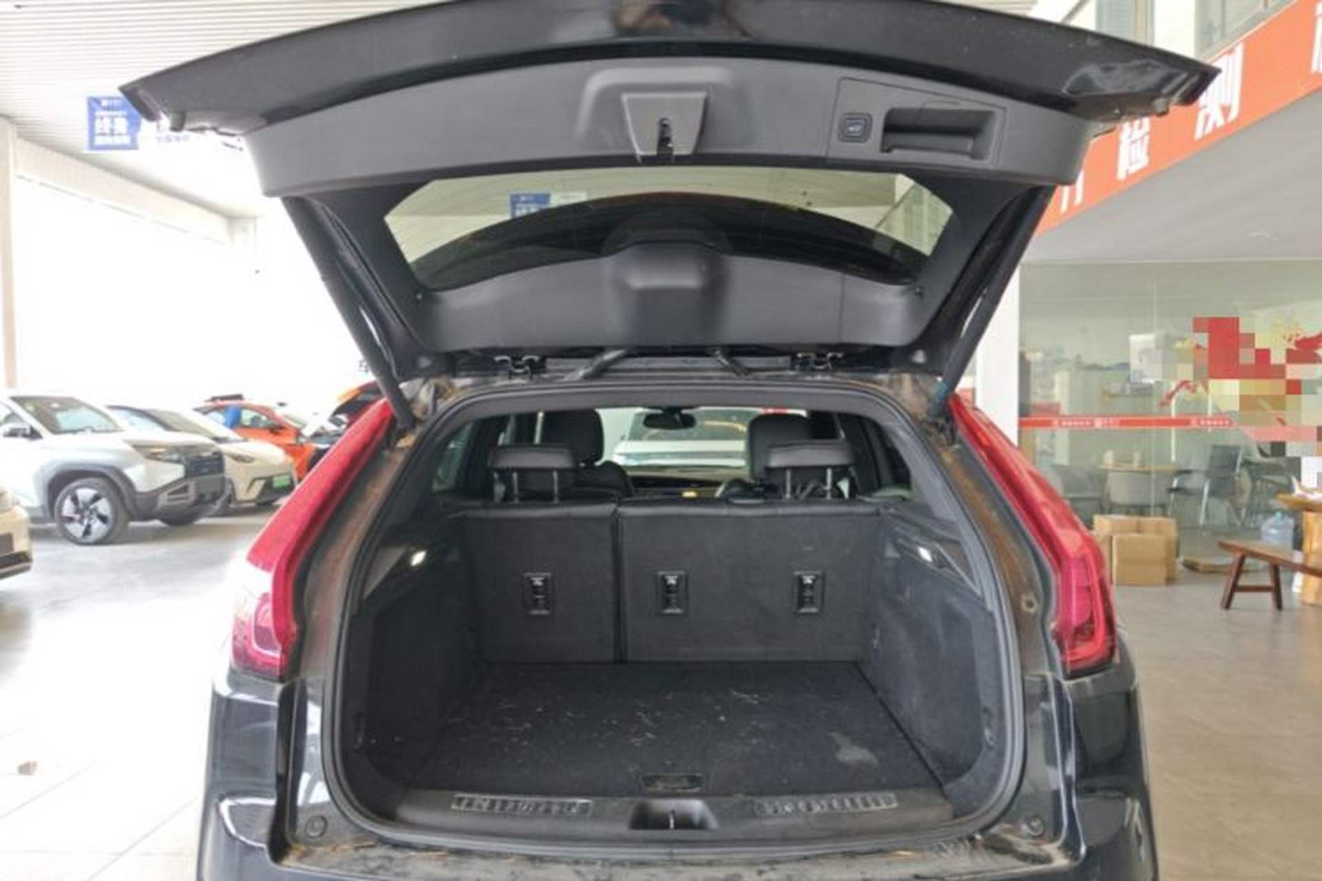 Used Cadillac XT4 2021 28T Two-Wheel Drive Luxury Version Trunk