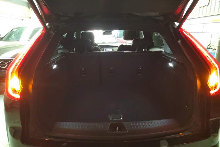 Used Cadillac XT4 2021 28T Two-Wheel Drive Tech Edition Trunk