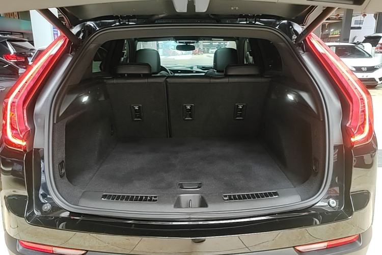 Used Cadillac XT4 2021 28T Two-Wheel Drive Leading Version Trunk