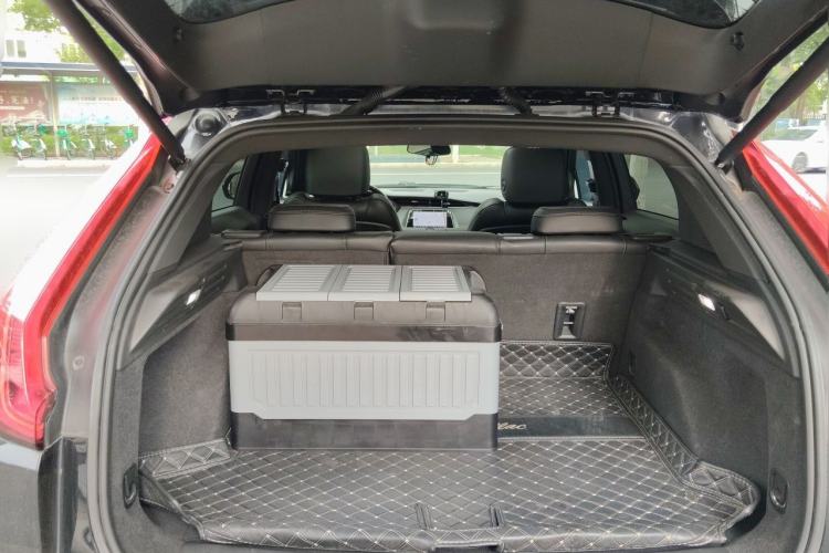 Used Cadillac XT4 2021 28T Two-Wheel Drive Tech Edition Trunk